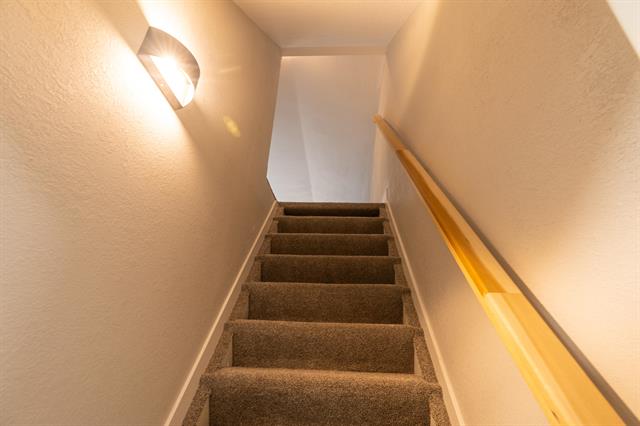 Builiding view twenty four for 1521 Riblet, Muskegon, MI. 49445