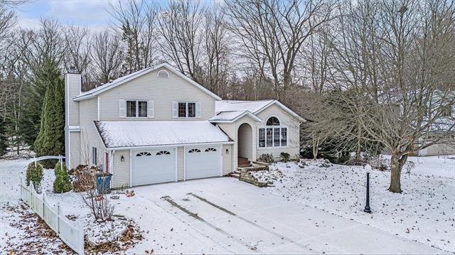 Builiding view thirty three for 6468 Wildcreek, Holland, MI. 49423