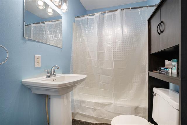 Builiding view eleven for 3304 Charles, Muskegon, MI. 49444