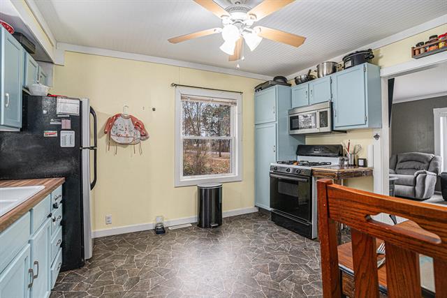 Builiding view five for 3304 Charles, Muskegon, MI. 49444