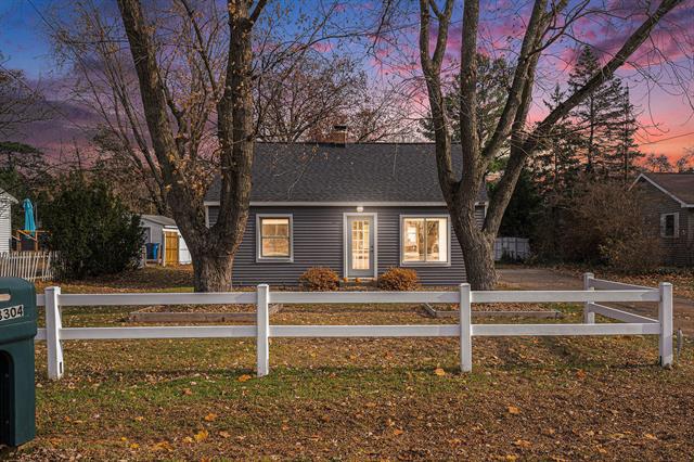 Builiding view one for 3304 Charles, Muskegon, MI. 49444