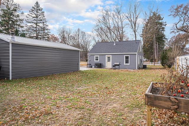 Builiding view thirteen for 3304 Charles, Muskegon, MI. 49444