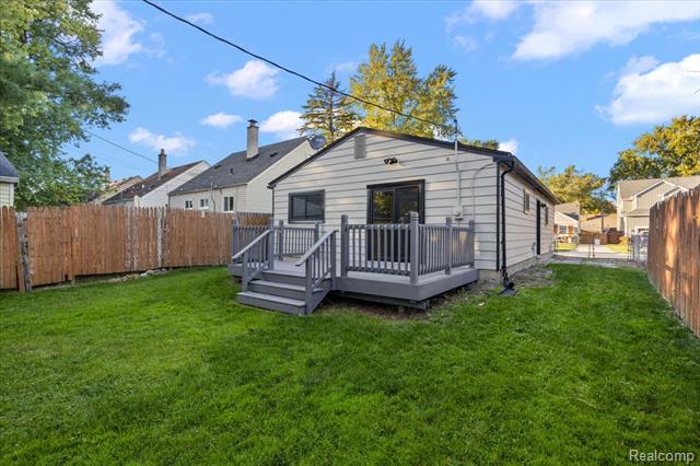 Builiding view eighteen for 261 Tecumseh, Clawson, MI. 48017