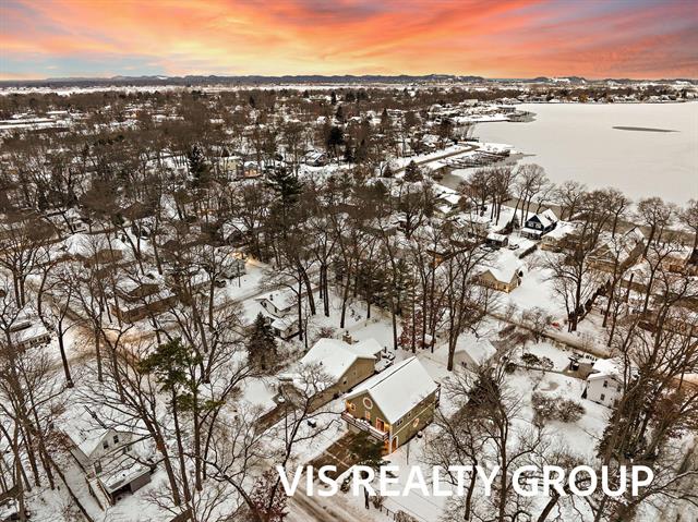 Builiding view eighty two for 17323 Ottawa, Spring Lake, MI. 49456