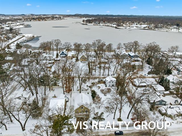 Builiding view eighty for 17323 Ottawa, Spring Lake, MI. 49456