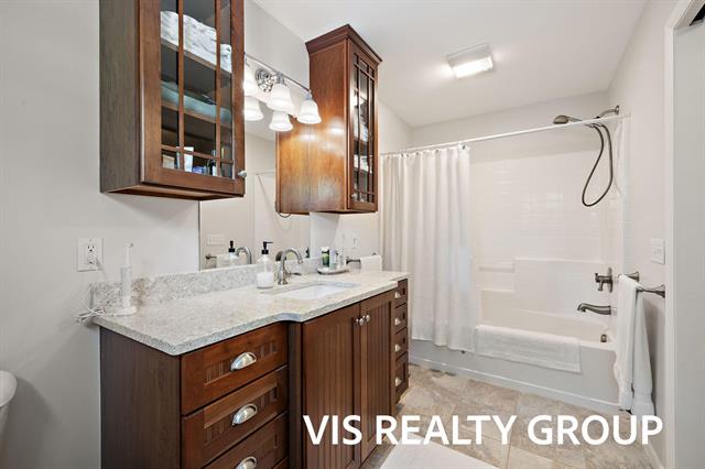 Builiding view forty seven for 17323 Ottawa, Spring Lake, MI. 49456