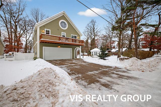 Builiding view ninety nine for 17323 Ottawa, Spring Lake, MI. 49456