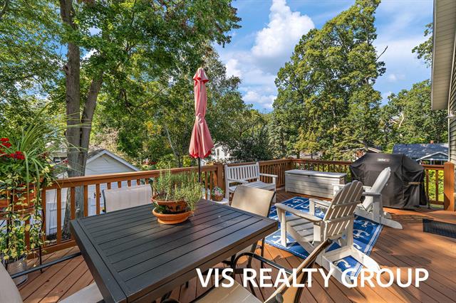 Builiding view thirteen for 17323 Ottawa, Spring Lake, MI. 49456