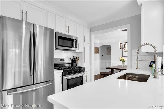 Builiding view eleven for 4203 Berkshire, Royal Oak, MI. 48073