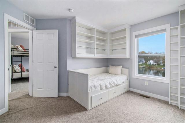 Builiding view sixteen for 613 Trumpeter Bay Dr, Benton Harbor, MI. 49022