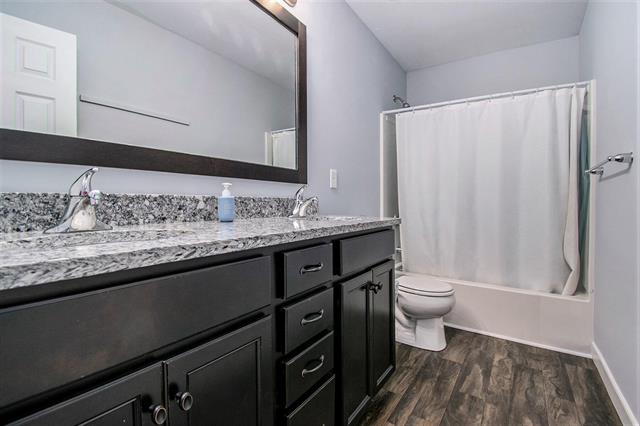 Builiding view twenty for 613 Trumpeter Bay Dr, Benton Harbor, MI. 49022