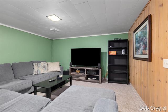 Builiding view eighteen for 1715 Oswego, Grand Rapids, MI. 49504