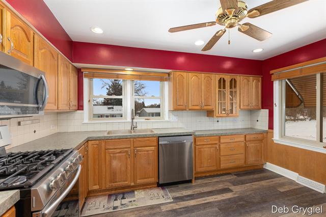 Builiding view nine for 1715 Oswego, Grand Rapids, MI. 49504