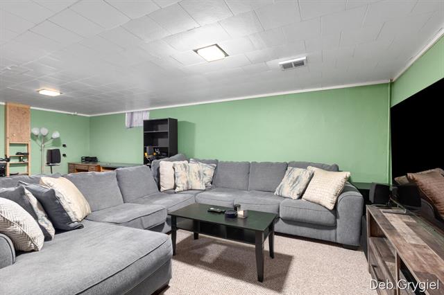 Builiding view nineteen for 1715 Oswego, Grand Rapids, MI. 49504