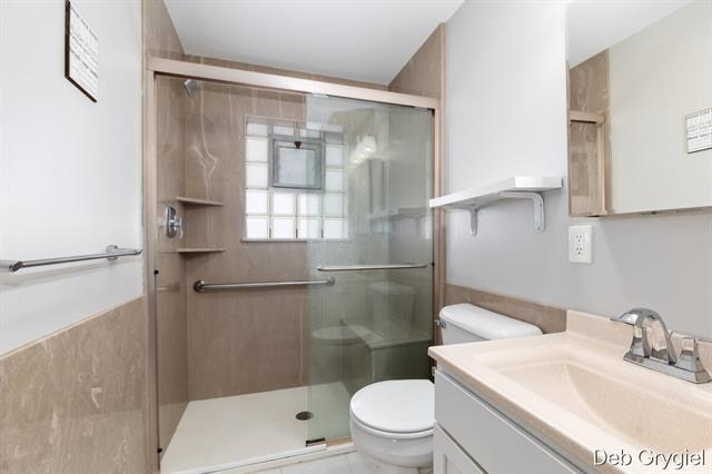 Builiding view sixteen for 1715 Oswego, Grand Rapids, MI. 49504