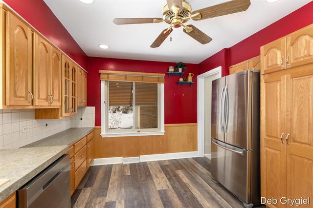 Builiding view twelve for 1715 Oswego, Grand Rapids, MI. 49504