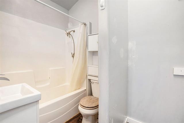 Builiding view nine for 760 Roth, Reed City, MI. 49677