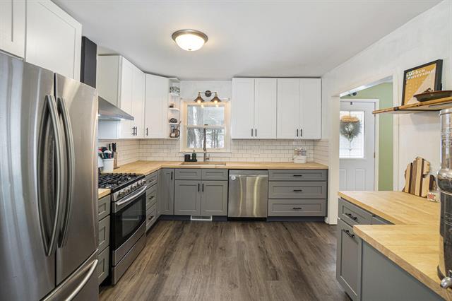 Builiding view eight for 18689 Spring Lake, Spring Lake, MI. 49456