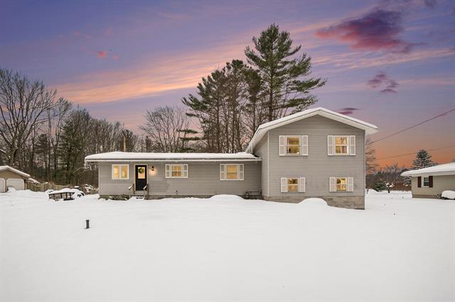 front view for 18689 W Spring Lake Road, Spring Lake, Mi. 49456