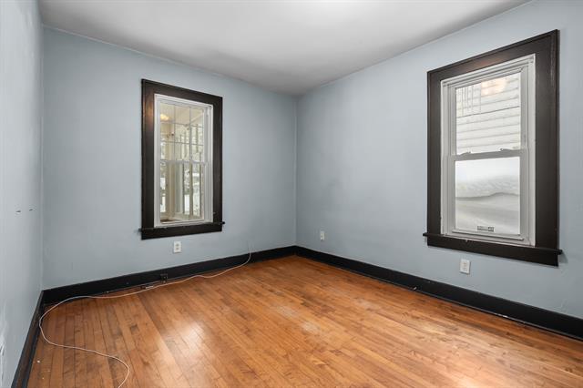 Builiding view eight for 725 Gayle, Kalamazoo, MI. 49048