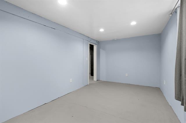 Builiding view eighteen for 725 Gayle, Kalamazoo, MI. 49048