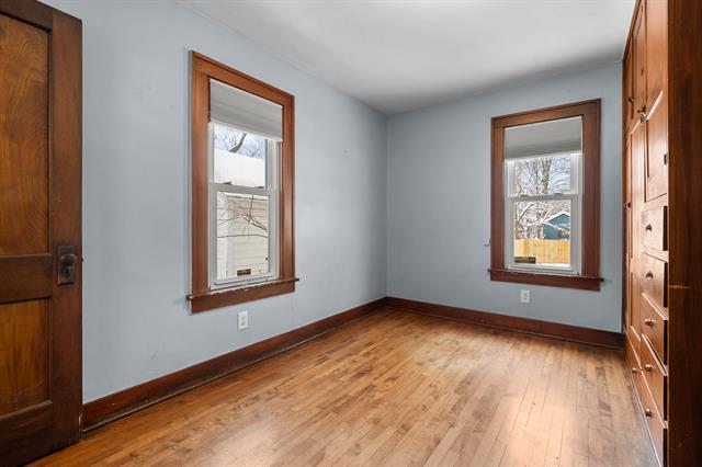 Builiding view eleven for 725 Gayle, Kalamazoo, MI. 49048