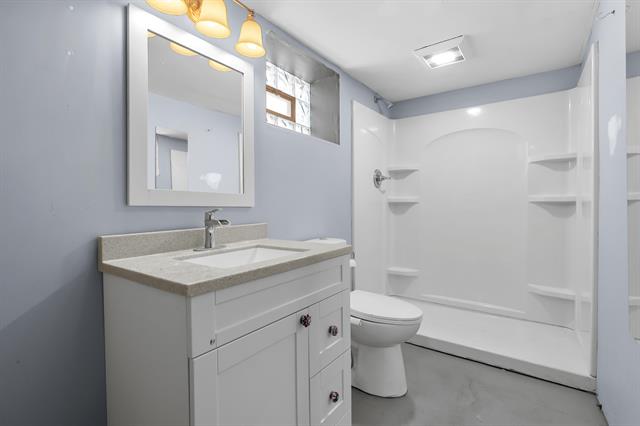 Builiding view nineteen for 725 Gayle, Kalamazoo, MI. 49048