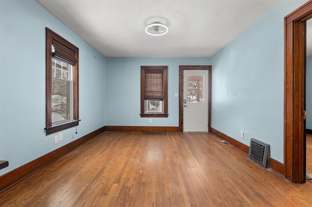 Builiding view six for 725 Gayle, Kalamazoo, MI. 49048