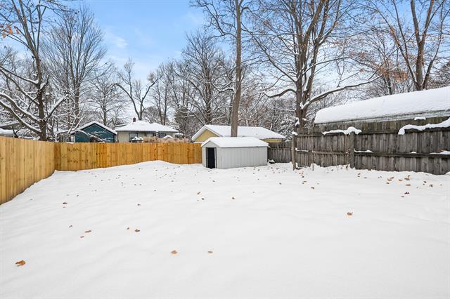 Builiding view twenty one for 725 Gayle, Kalamazoo, MI. 49048