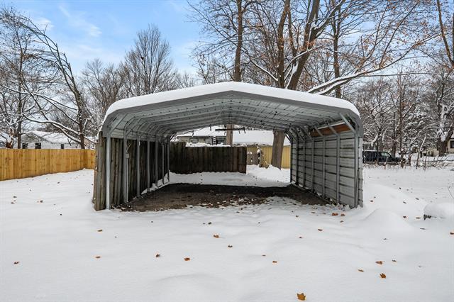 Builiding view two for 725 Gayle, Kalamazoo, MI. 49048