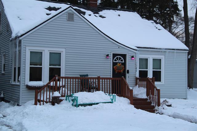 Builiding view two for 3742 Heights Ravenna Rd, Muskegon, MI. 49444