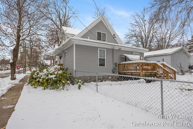 Builiding view twenty seven for 400 Grove, Greenville, MI. 48838