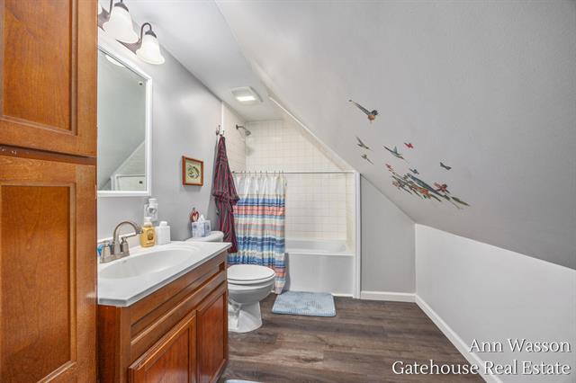 Builiding view twenty six for 400 Grove, Greenville, MI. 48838