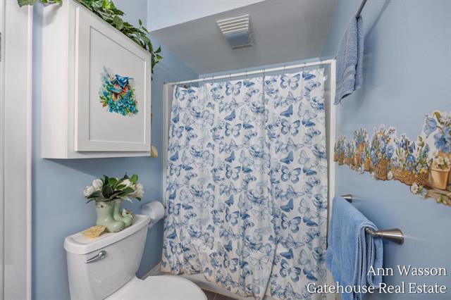 Builiding view twenty for 400 Grove, Greenville, MI. 48838