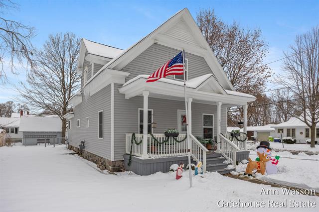 Builiding view two for 400 Grove, Greenville, MI. 48838