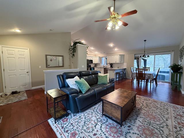 Builiding view fifteen for 49114 Beulah, Mattawan, MI. 49071