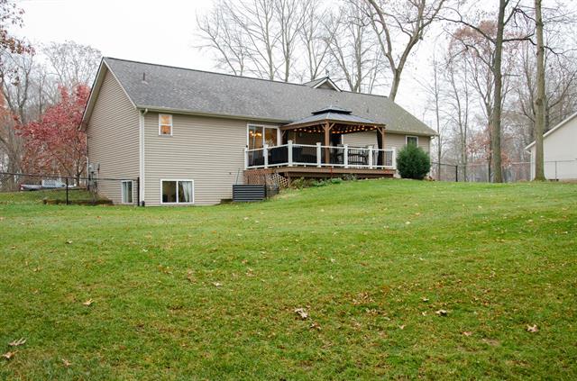 Builiding view seventy six for 49114 Beulah, Mattawan, MI. 49071