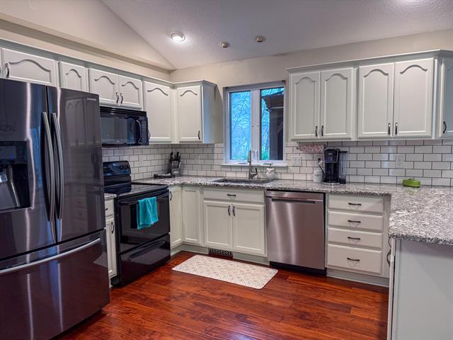 Builiding view thirty one for 49114 Beulah, Mattawan, MI. 49071