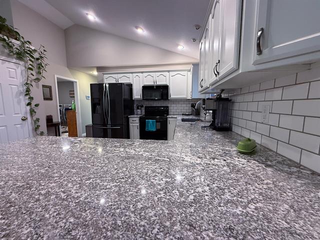 Builiding view twenty five for 49114 Beulah, Mattawan, MI. 49071