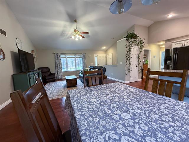 Builiding view twenty one for 49114 Beulah, Mattawan, MI. 49071