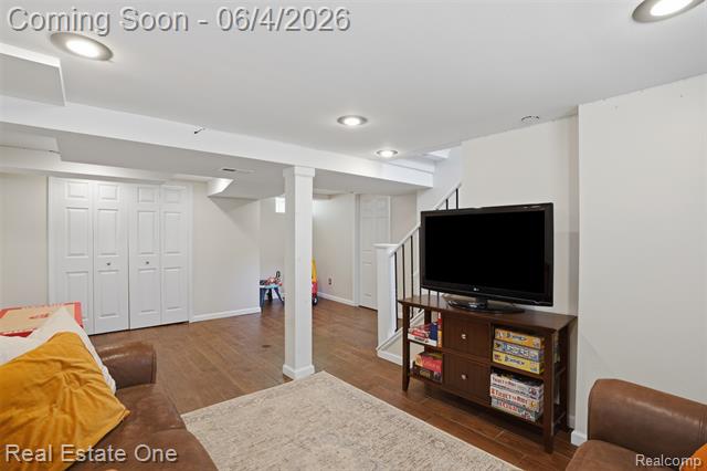 Builiding view nineteen for 295 Madison, Clawson, MI. 48017