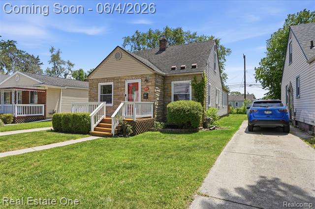 Builiding view one for 295 Madison, Clawson, MI. 48017