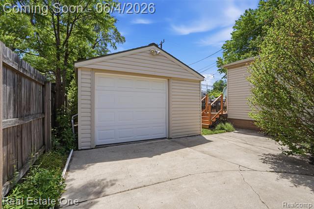 Builiding view twenty five for 295 Madison, Clawson, MI. 48017