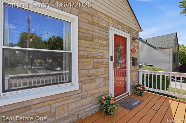 Builiding view two for 295 Madison, Clawson, MI. 48017