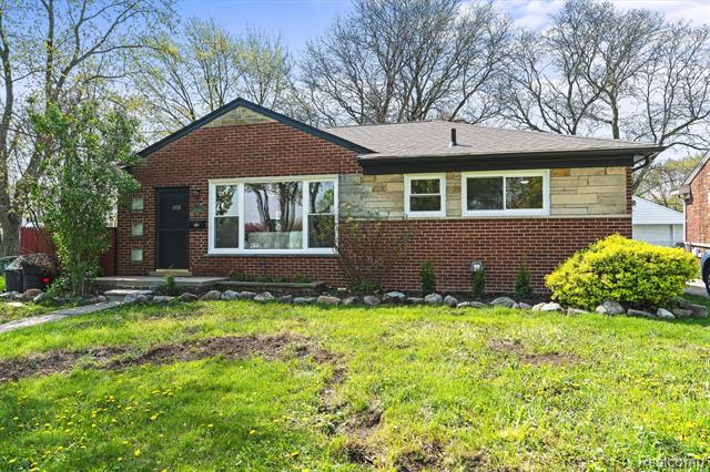 Builiding view one for 1622 Huron, Royal Oak, MI. 48073