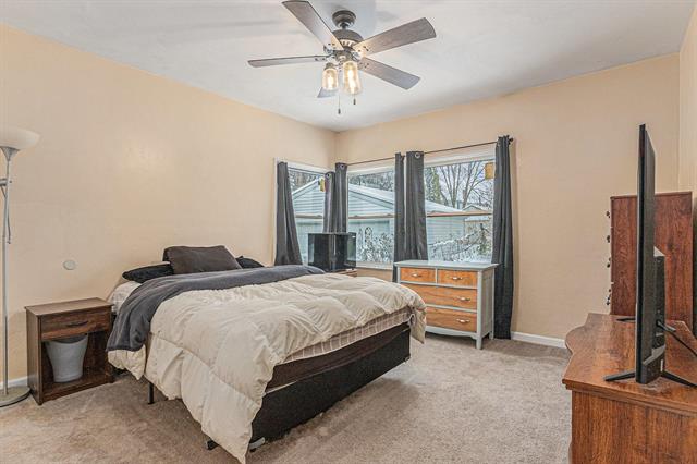 Builiding view seven for 54 Maple, Battle Creek, MI. 49017