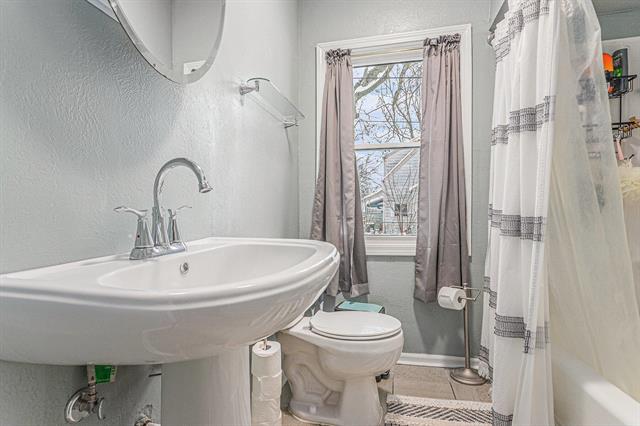 Builiding view ten for 54 Maple, Battle Creek, MI. 49017