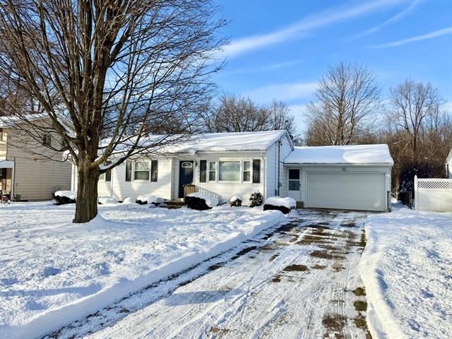 Builiding view one for 3805 Borgess, Kalamazoo, MI. 49048