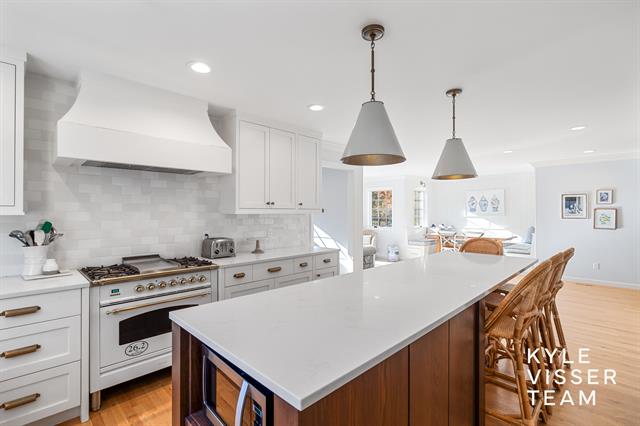 Builiding view fifteen for 2730 Oakwood, Grand Rapids, MI. 49506