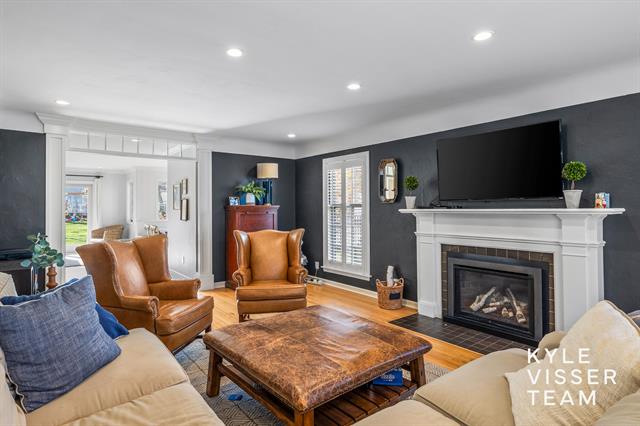 Builiding view five for 2730 Oakwood, Grand Rapids, MI. 49506